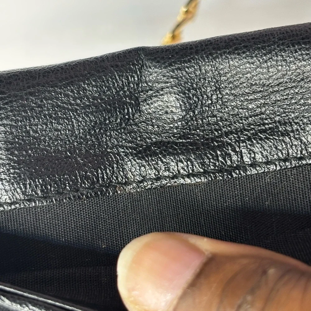 Elegant Christian Dior Wallet on Chain - Picture 9 of 14